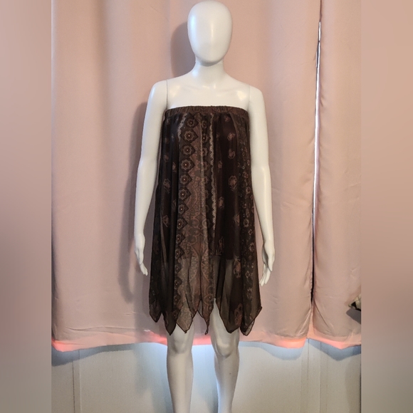 ### NWT-UPC ROMWE Asymmetrical Floral Skirt - Picture 3 of 5